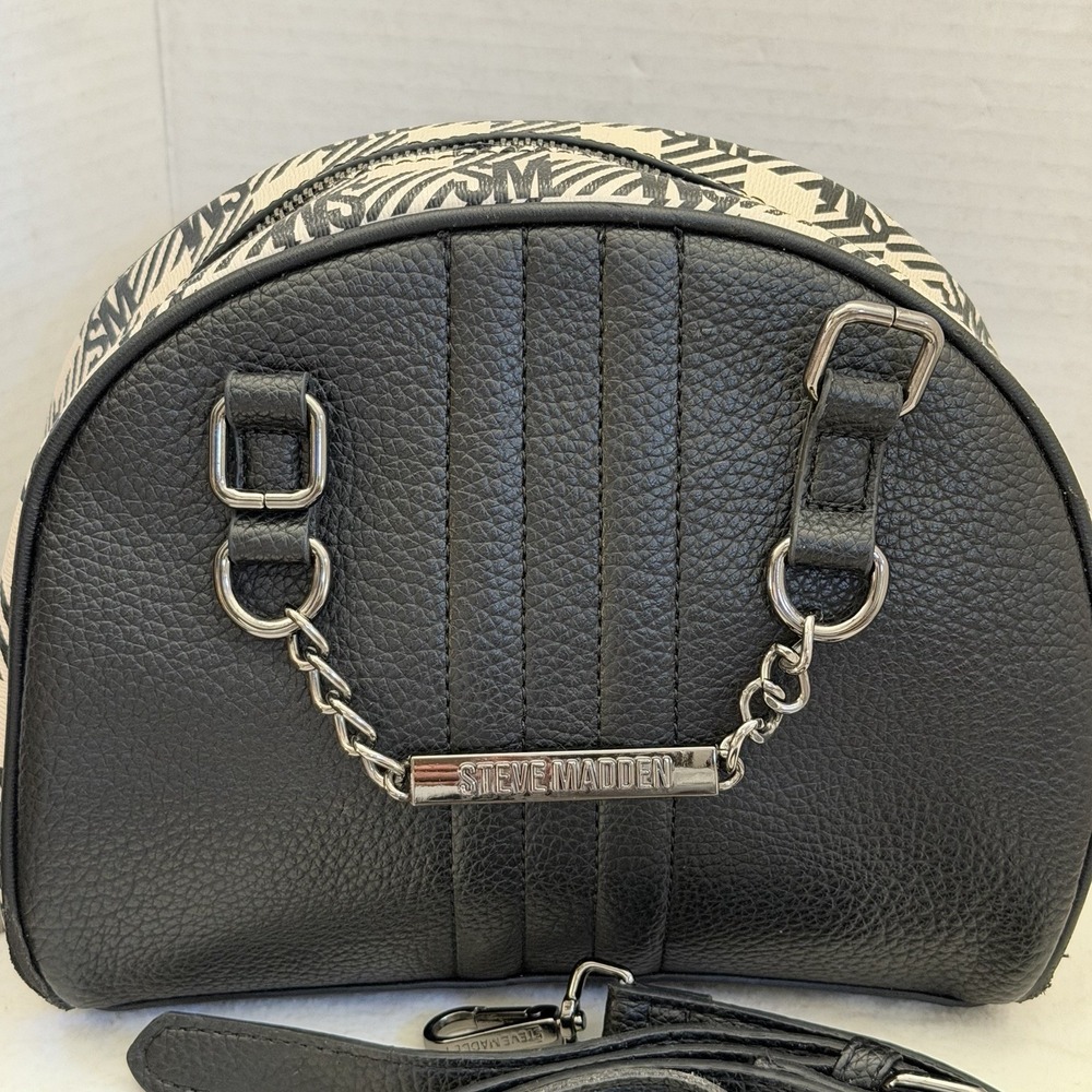 Steve Madden black White Logo Dome purse‎ bag Y2K 90s Style Retro Look Crossbody
